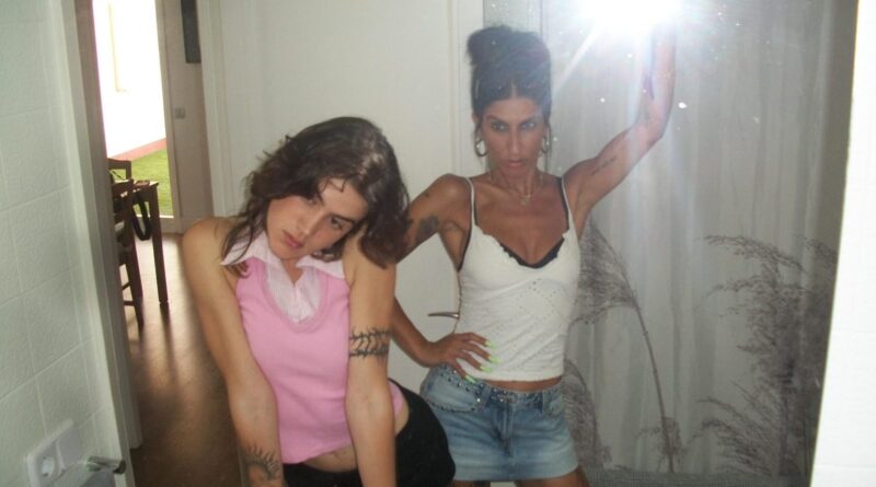 Carla Recasens i Aina Losange estrenen Porto Pi, el primer reggaeton mallorquí