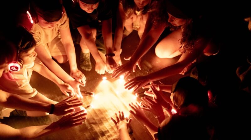 La companyia formenterenca Moskitas Muertas presenta Sa Cova, una experiència poètica i sensorial per a tota la família