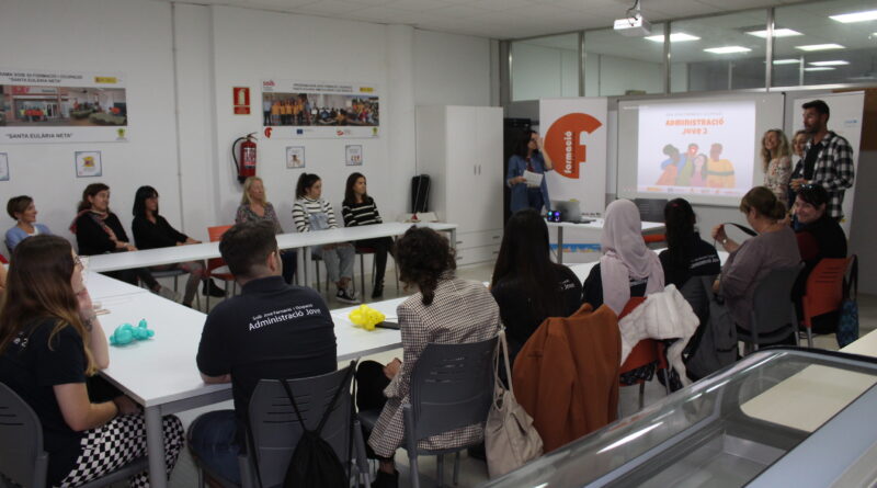 Obertes les inscripcions als Programes Mixtos 2025 i als cursos gratuïts de l’Escola de Formació de Santa Eulària des Riu