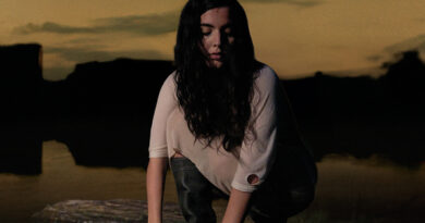 Júlia Colom presenta Paradís, el seu segon àlbum ja disponible