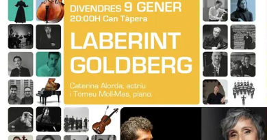 “Laberint Goldberg”, una experiència musical i narrativa a Can Tàpera La Fundació Sa Nostra acull una nova proposta del cicle Experiències Musicals que uneix música i paraula en un viatge sensible i evocador al voltant de l’univers de les Variacions Goldberg. Palma, divendres 9 de gener de 2026. Can Tàpera serà l’escenari de “Laberint Goldberg”, una proposta artística que combina narrativa i música per explorar la llegenda de Goldberg i la simbologia musical dels cànons, les poloneses, les sarabandes i el Quòdlibet. Una experiència pensada no només per escoltar, sinó també per comprendre i emocionar-se. L’espectacle compta amb la participació del pianista Tomeu Moll-Mas, que posa música a aquest recorregut sonor, i de l’actriu Caterina Alorda, encarregada de donar cos i veu al relat. Junts construeixen una proposta intimista i cuidada, on la interpretació musical dialoga amb la paraula i convida el públic a endinsar-se en un univers ple de significats. “Laberint Goldberg” s’inscriu dins el programa Experiències Musicals de la Fundació Sa Nostra, una iniciativa que aposta per formats híbrids i per una vivència cultural profunda i propera, en un entorn patrimonial com el de Can Tàpera. FITXA SORTIM Activitat: Laberint Goldberg Cicle: Experiències Musicals Àmbit: Música i arts escèniques Intèrprets: Tomeu Moll-Mas (piano), Caterina Alorda (actriu) Lloc: Fundació Sa Nostra · Can Tàpera Municipi: Palma Data: Divendres, 9 de gener de 2026 Hora: 20.00 h Entrades: A la venda a TicketIB