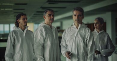 “L’arquitecte” porta al teatre un thriller sobre urbanisme, poder i memòria col·lectiva