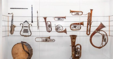 Visita musical a l’exposició “Así sona Menorca” amb l’alumnat del Conservatori