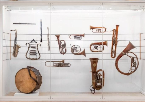 Visita musical a l’exposició “Así sona Menorca” amb l’alumnat del Conservatori