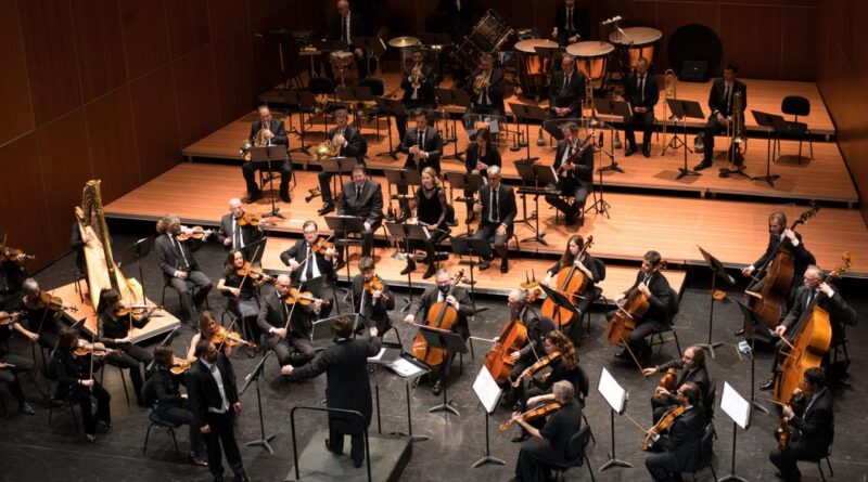 La Orquestra Simfònica Illes Balears acosta la màgia de Les mil i una nits a més de 1.500 alumnes al Teatre Principal de Palma