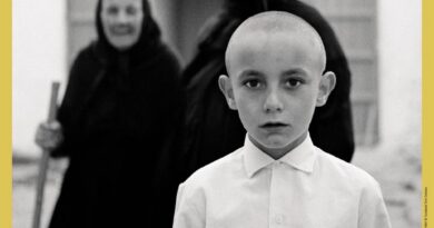 Can Jeroni acull la mirada al Mediterrani de Toni Catany