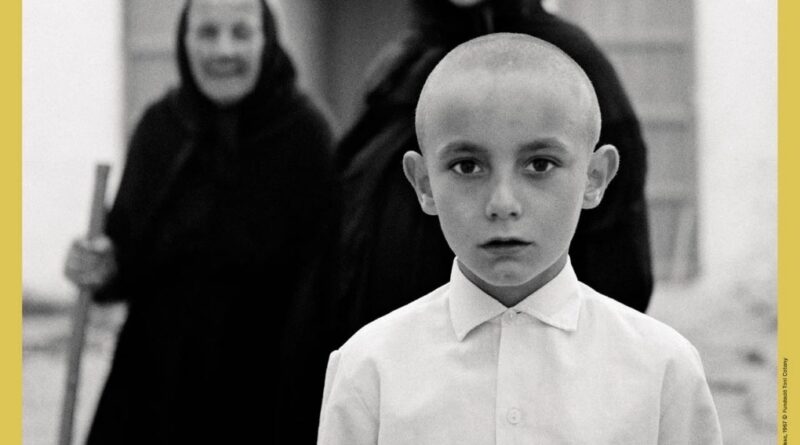 Can Jeroni acull la mirada al Mediterrani de Toni Catany