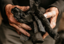 Ciutadella acull la projecció del documental “Carboners a Menorca”, un homenatge a un ofici tradicional que resisteix al temps