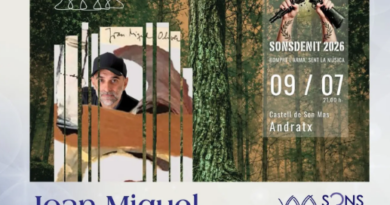 Joan Miquel Oliver presenta Roïssos en directe a les Nits a la Fresca d'Andratx