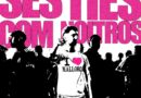 'en dani' publica "Ses ties com noltros (residents)", una crítica hyperpop a la massificació turística de Mallorca L'artista palmesà presenta un nou senzill que converteix el malestar davant la turistificació, la gentrificació i la pèrdua d'identitat en una proposta d'electrònica fosca i hyperpop, coincidint amb el debat social previ a la manifestació del 26 de juliol. Palma, juliol de 2026. L'artista mallorquí 'en dani' ha publicat el seu nou senzill, "Ses ties com noltros (residents)", una peça d'electrònica fosca i hyperpop que aborda, des d'una mirada crítica i generacional, els efectes de la massificació turística, la gentrificació i la transformació de Mallorca. Amb només 19 anys, l'artista converteix el malestar de molts residents en una proposta musical carregada de contundència, amb versos que qüestionen la saturació turística, la pèrdua d'espais per als habitants de l'illa i els canvis que viu el territori. El tema manté les atmosferes fosques i les textures electròniques que caracteritzen el seu univers sonor, però incorpora una dimensió més social i reivindicativa. Després d'haver explorat fins ara qüestions relacionades amb la vulnerabilitat, la identitat queer i les relacions personals, aquest nou treball amplia el seu discurs cap a una crítica directa del model turístic. La proposta també destaca per la seva identitat visual. La portada del senzill mostra un grup de turistes en blanc i negre amb un protagonista al centre vestit amb una samarreta "I ♥ Mallorca", una imatge que juga amb la iconografia turística per convertir-la en un símbol de resistència i reivindicació. "Ses ties com noltros (residents)" ja es troba disponible a Spotify, Apple Music i la resta de plataformes digitals. FITXA SORTIM 🎵 'en dani' – "Ses ties com noltros (residents)" 📅 Publicació: 9 de juliol de 2026 🎤 Estil: Hyperpop / Electrònica fosca / Pop alternatiu 📍 Artista: 'en dani' (Palma) 🎧 Disponible a: Spotify, Apple Music i principals plataformes digitals